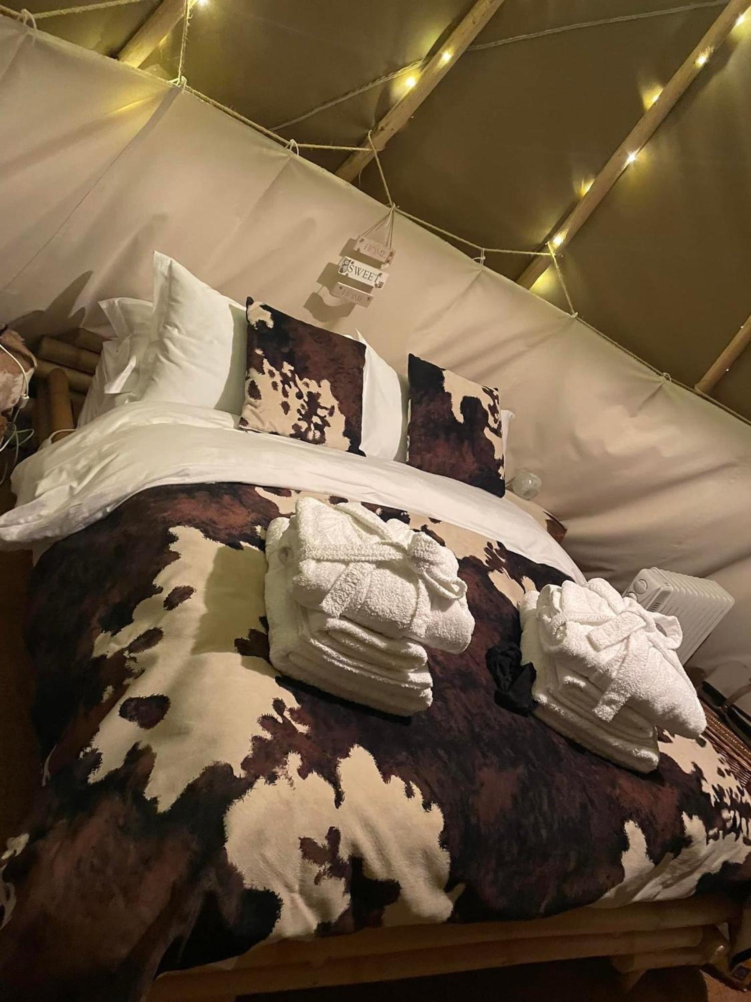 Hotel Burtree House & Retreats Tipi With Secluded Hot Tub Thirkleby Exterior foto