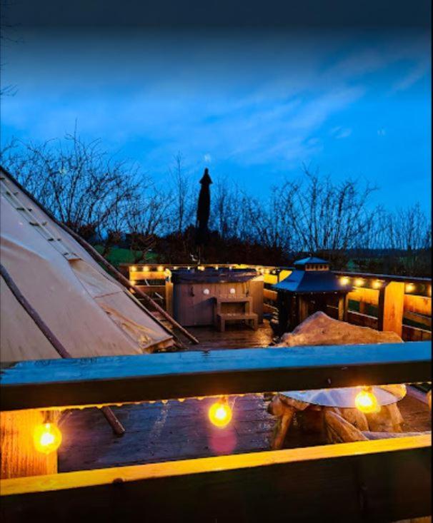 Hotel Burtree House & Retreats Tipi With Secluded Hot Tub Thirkleby Exterior foto