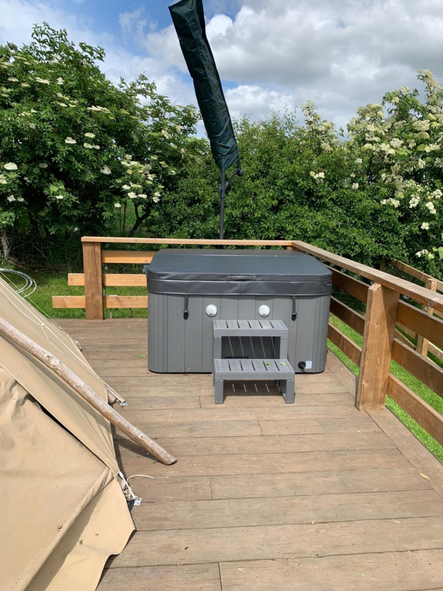 Hotel Burtree House & Retreats Tipi With Secluded Hot Tub Thirkleby Exterior foto